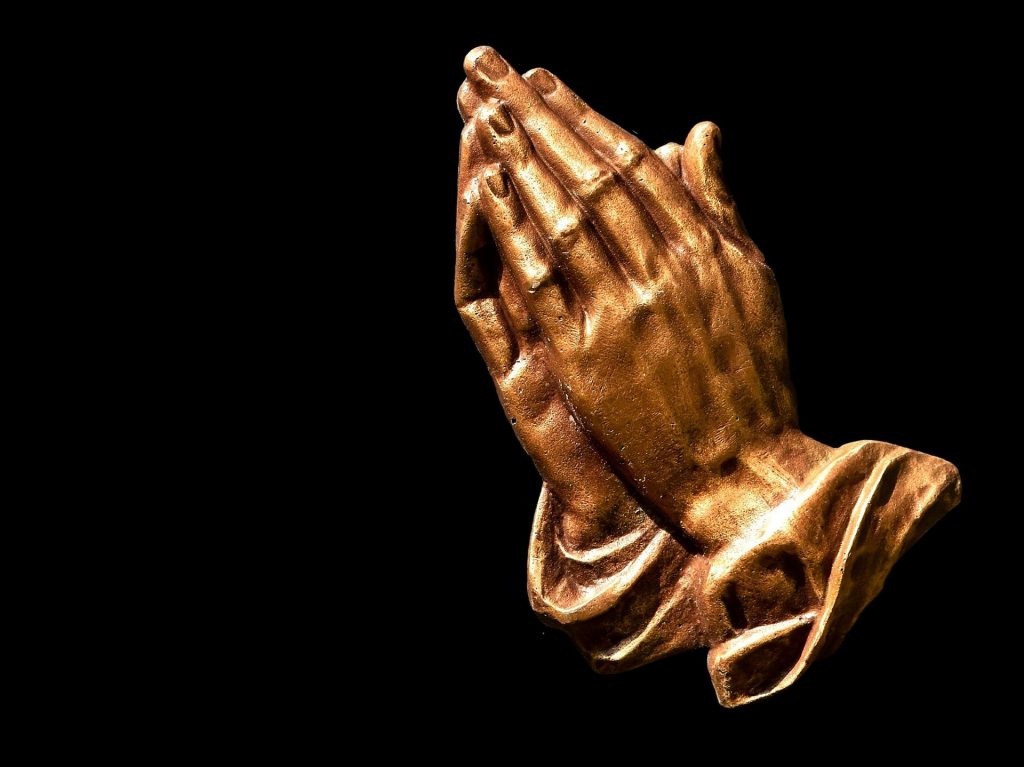 praying-hands-2539580_1920