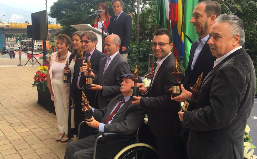 Periodistas galardonados por el Club de la Prensa de Medellín