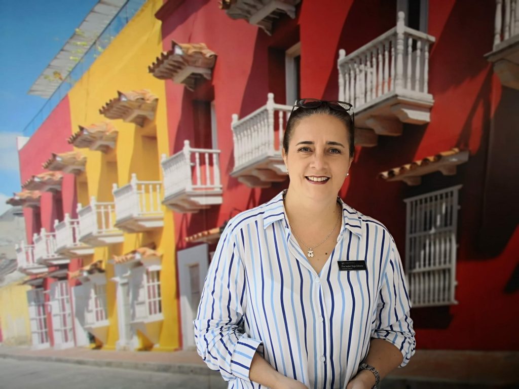Flor Isabel Vega, gerente general, Armería Real Hotel. 