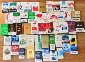 Cajetillas de cigarrillos de contrabando que se venden en Colombia.