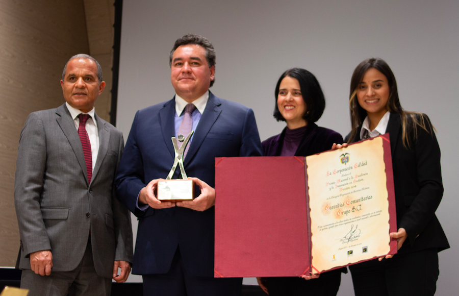 Felipe Rojas recibió el premio nacional a la Excelencia