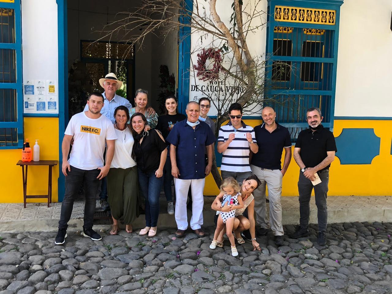 Reunión de creación de Hoteles de Provincia, en Cauca Viejo.