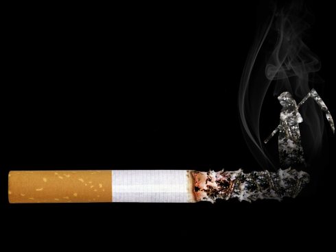 El consumo de tabaco ocasiona la muerte a 8 millones de personas, que dejan pérdidas a las economías de los países valoradas en US$1.400 millones por cuenta de los gastos de atención en salud y la pérdida de productividad.